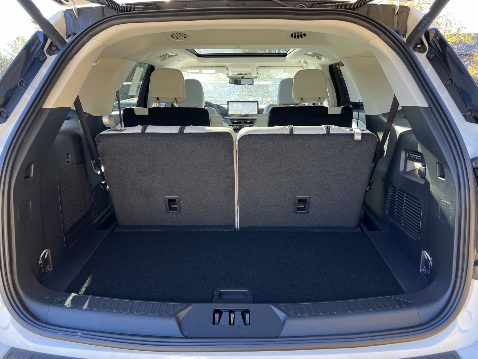 New 2026 Ford Explorer Platinum w/ LUX Leather Package image 27