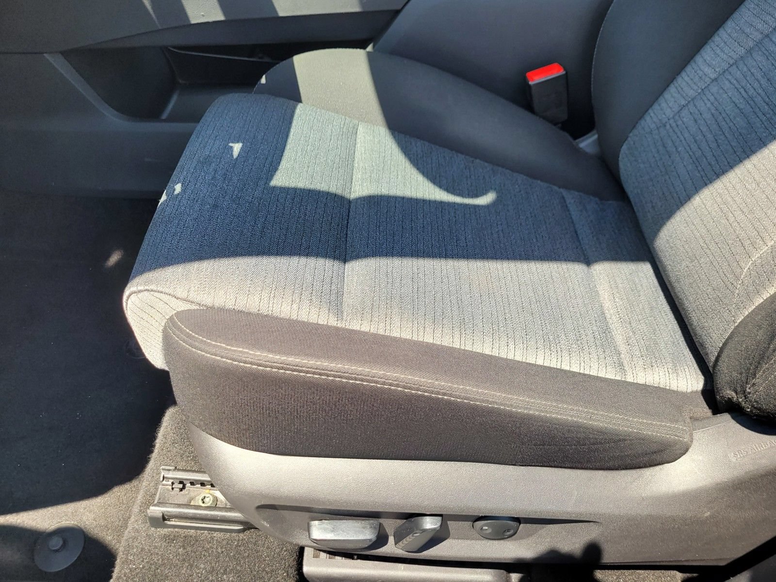 Used 2023 Nissan Rogue SV FWD image 17