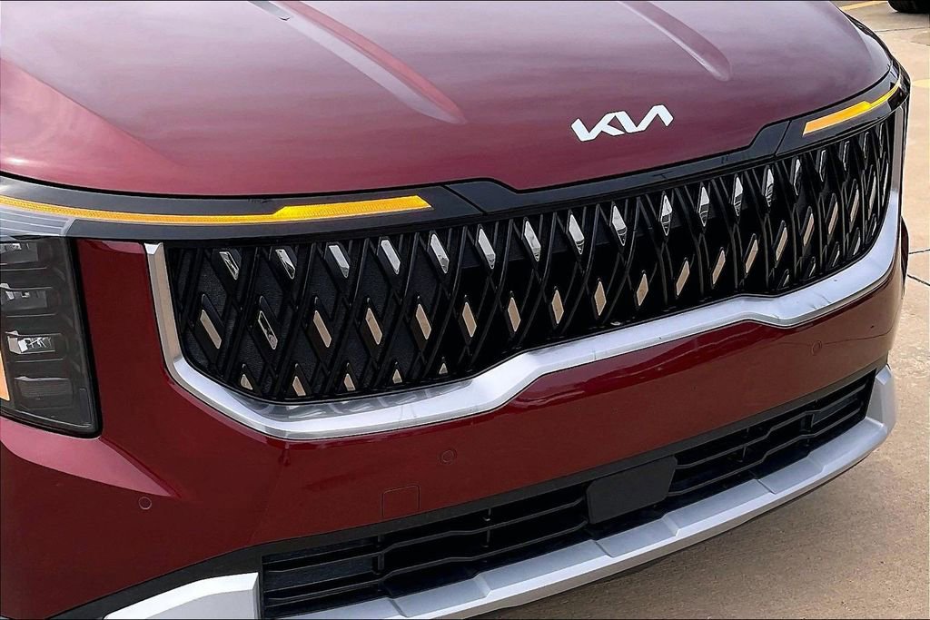 Used 2025 Kia Carnival image 30