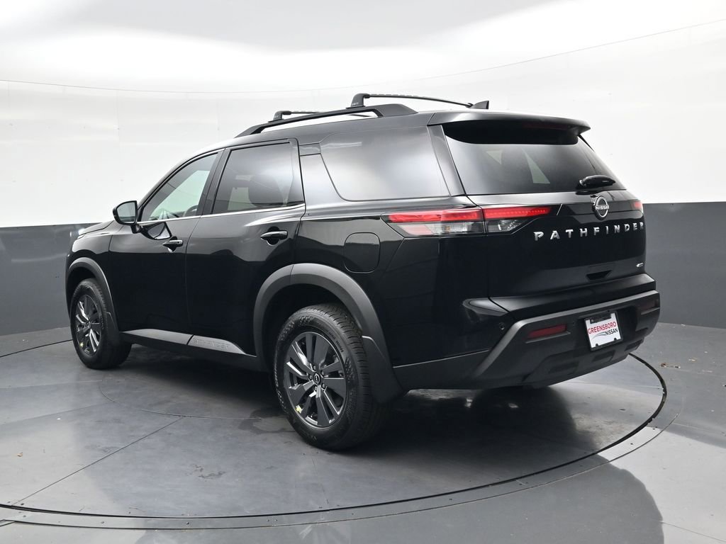 Used 2025 Nissan Pathfinder SV image 6
