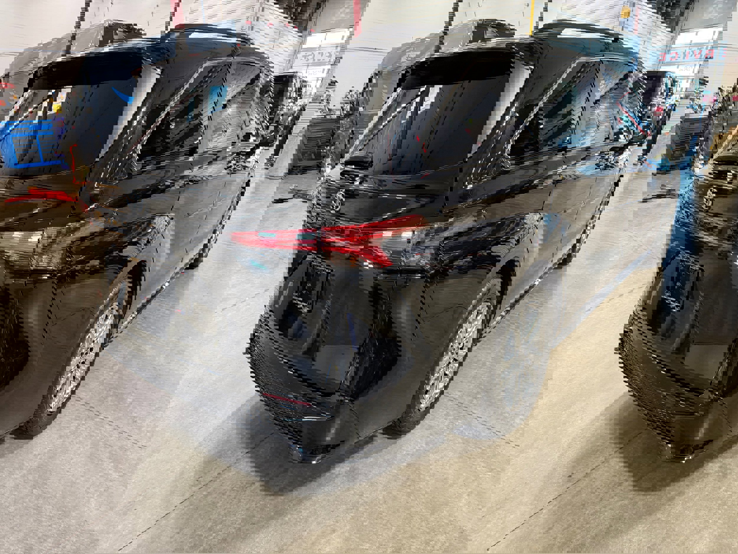 Used 2022 Toyota Sienna XSE w/ XSE Plus Package image 20