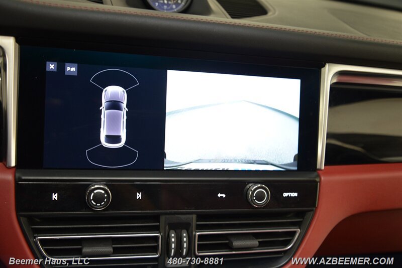 Used 2023 Porsche Macan image 29