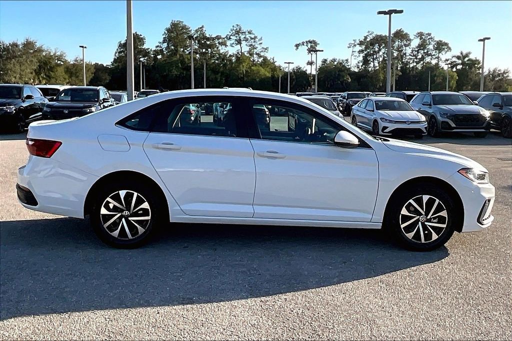Certified 2025 Volkswagen Jetta S image 4