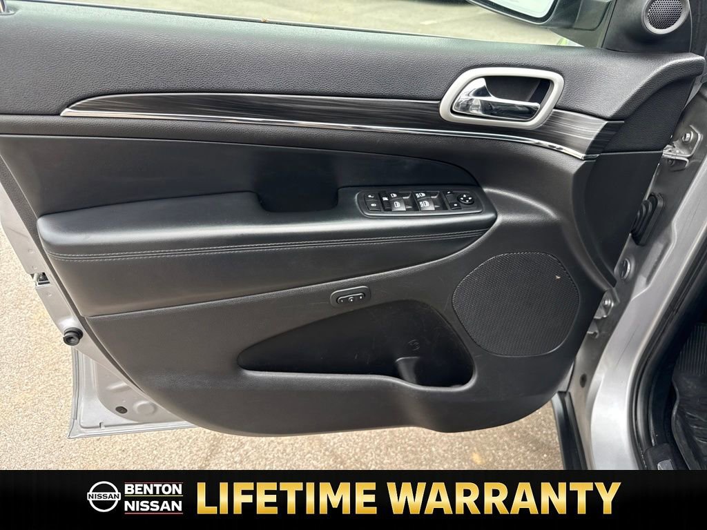 Used 2019 Jeep Grand Cherokee Limited w/ Luxury Group II image 11