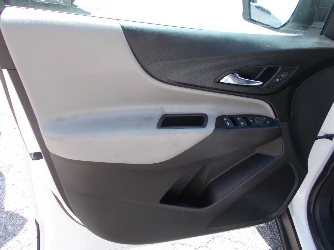 Used 2019 Chevrolet Equinox LS w/ LS Convenience Package AWD/4WD image 13