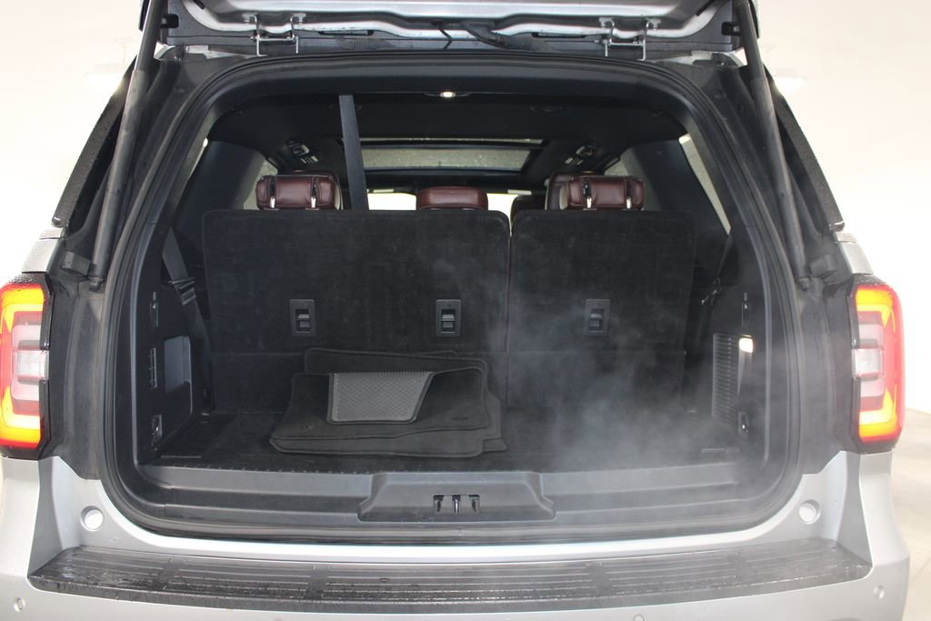 Used 2024 Ford Expedition Limited image 13