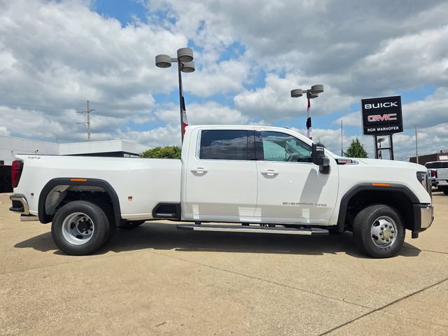 New 2026 GMC Sierra 3500 SLE w/ Preferred Package AWD/4WD image 17