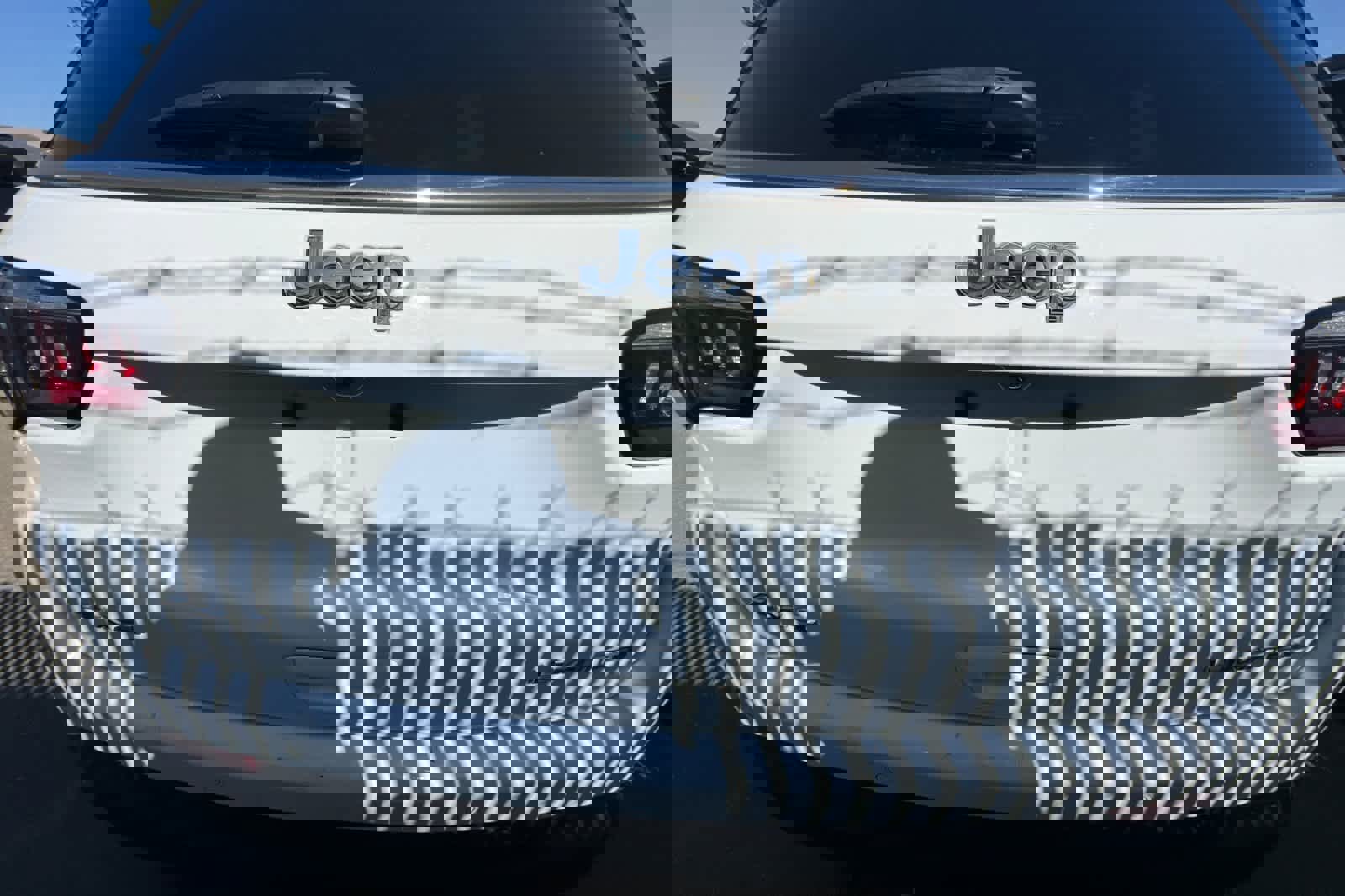 Used 2025 Jeep Compass Limited image 19