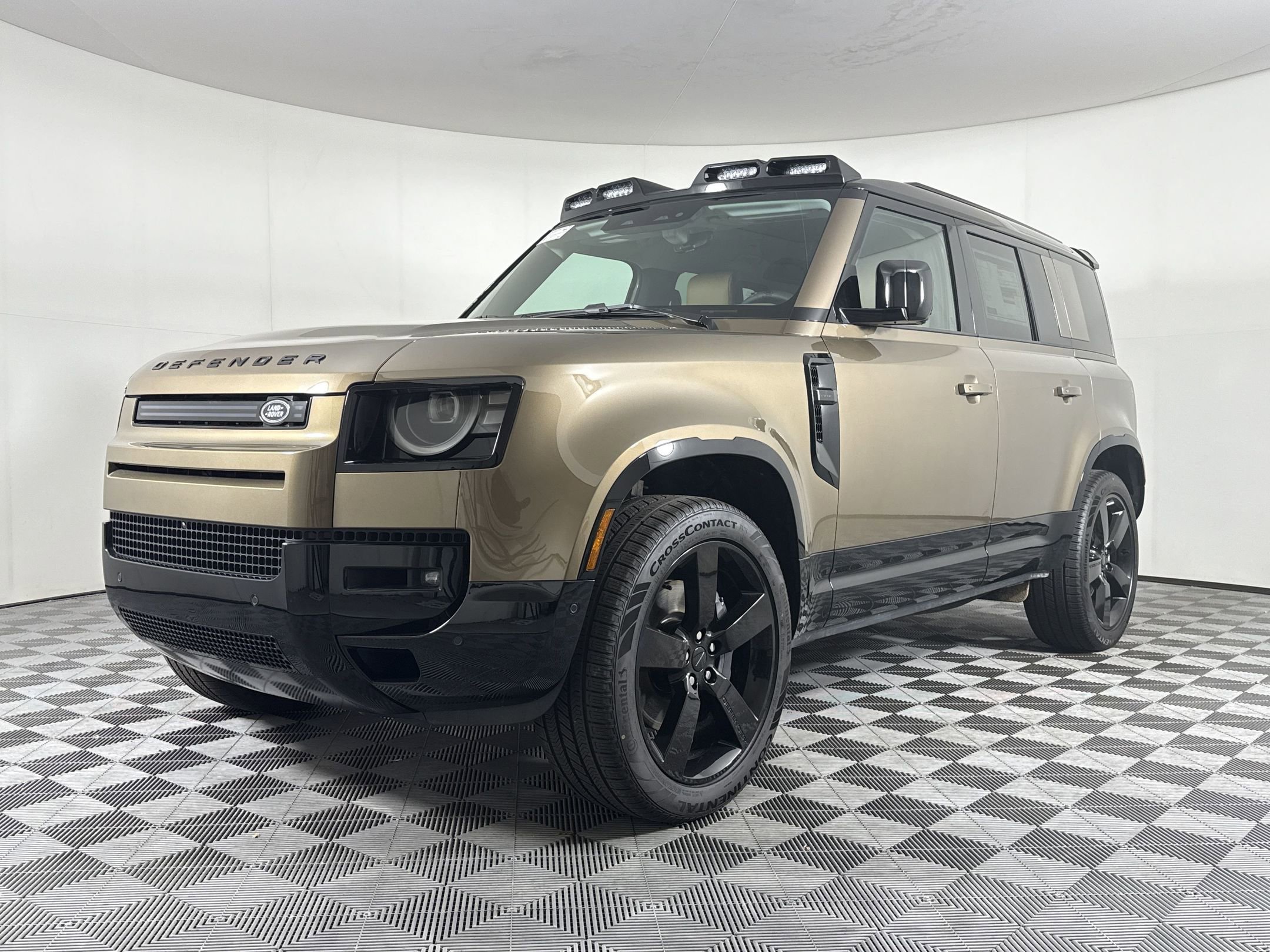 New 2026 Land Rover Defender 110 X-Dynamic SE image 1