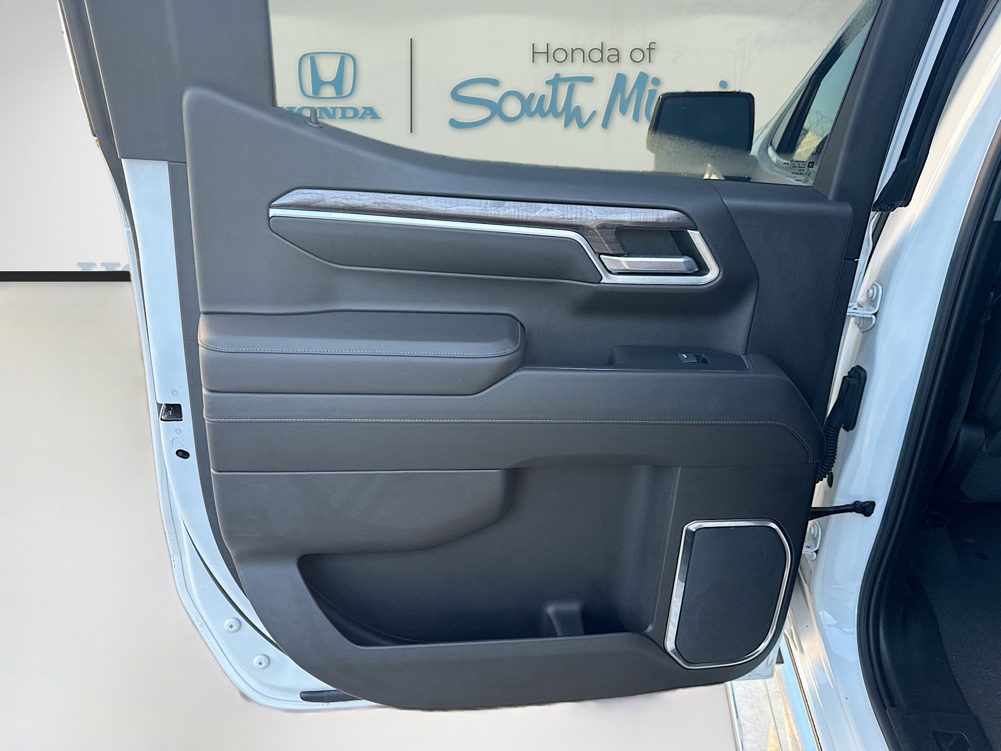 Used 2022 Chevrolet Silverado 1500 LTZ w/ LTZ Convenience Package II image 26