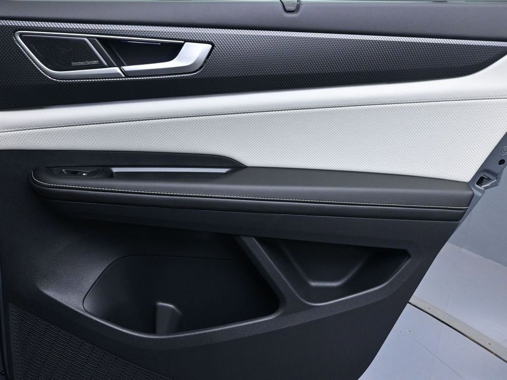 New 2026 Volkswagen Atlas Cross Sport SEL Premium R-Line image 28