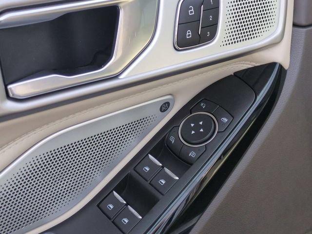 Used 2021 Ford Explorer Platinum w/ Equipment Group 601A AWD/4WD image 13