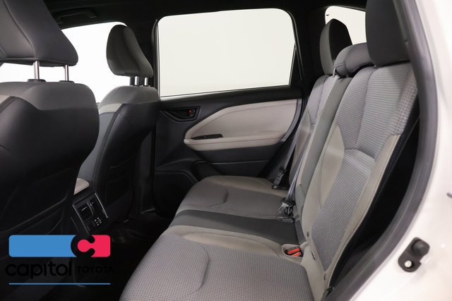 Used 2025 Subaru Forester Premium AWD/4WD image 30