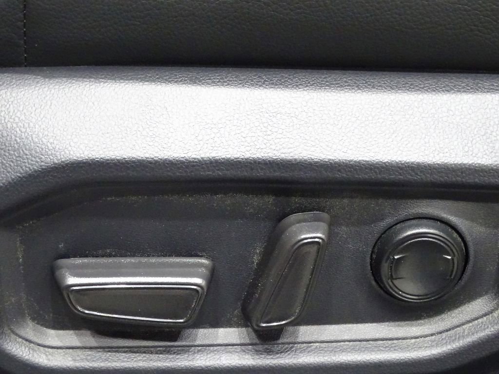 Used 2025 Toyota Tundra Limited image 18