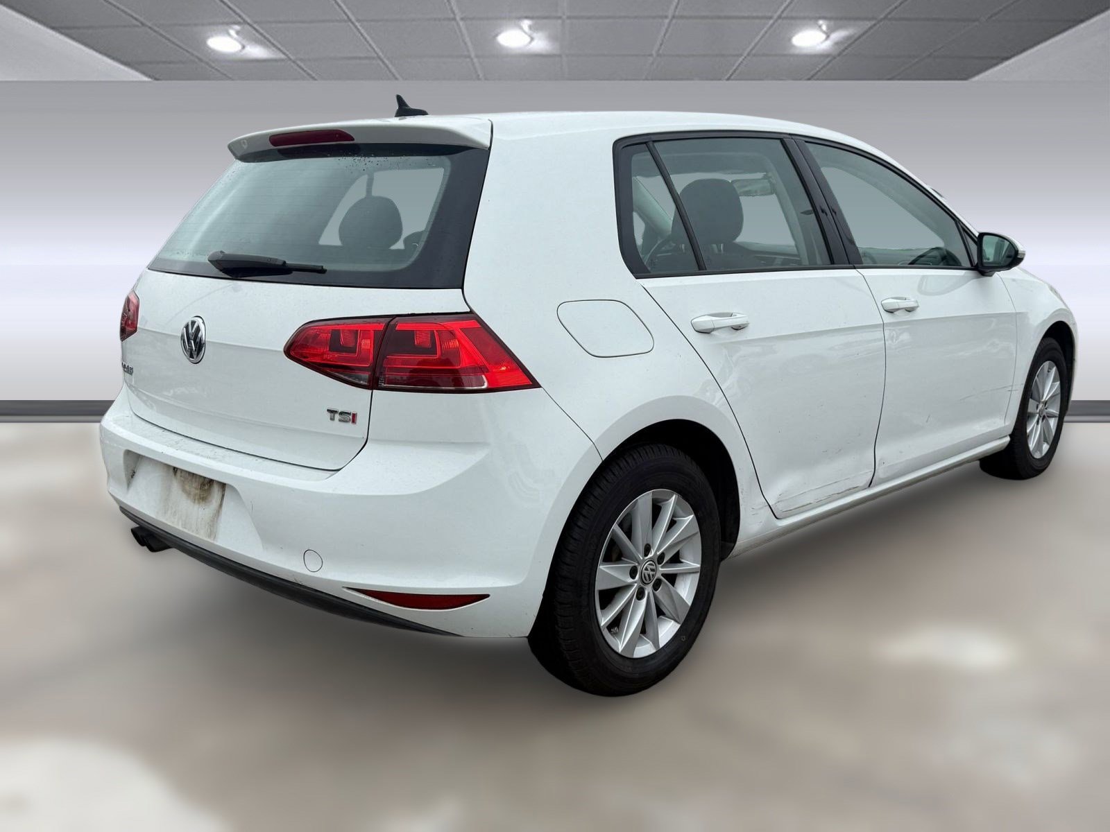 Used 2016 Volkswagen Golf S image 8