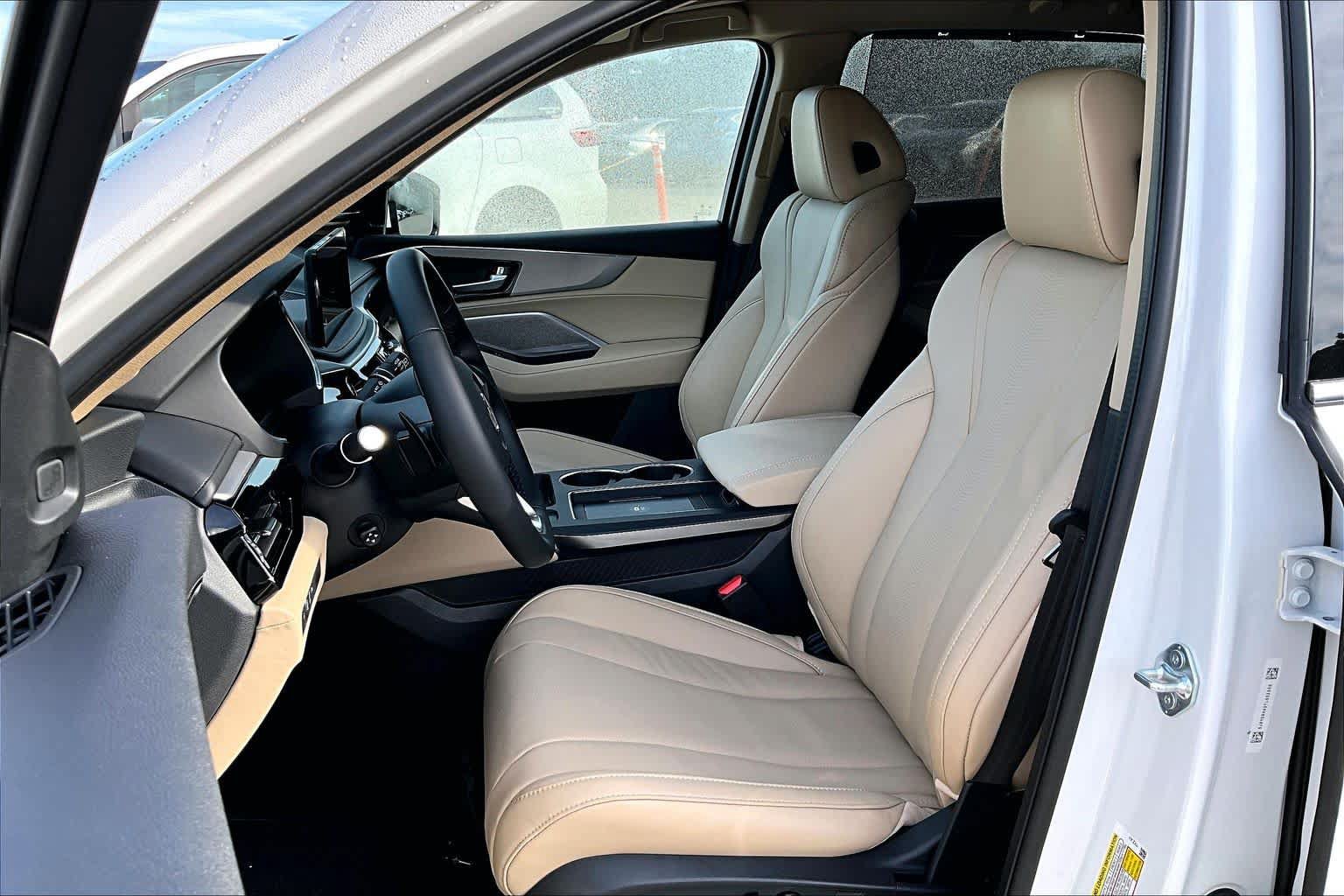 Certified 2026 Acura MDX w/ Technology Package FWD image 9