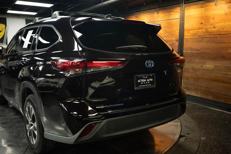 Used 2022 Toyota Highlander XLE FWD image 6