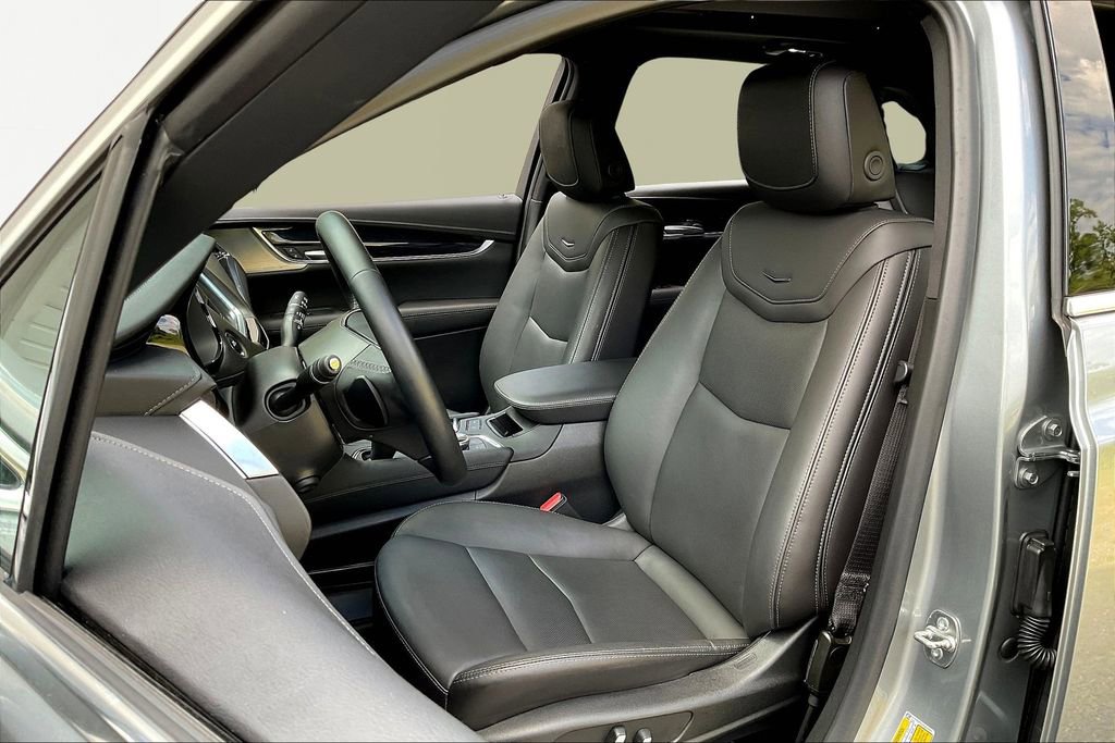Used 2025 Cadillac XT5 Premium Luxury image 15