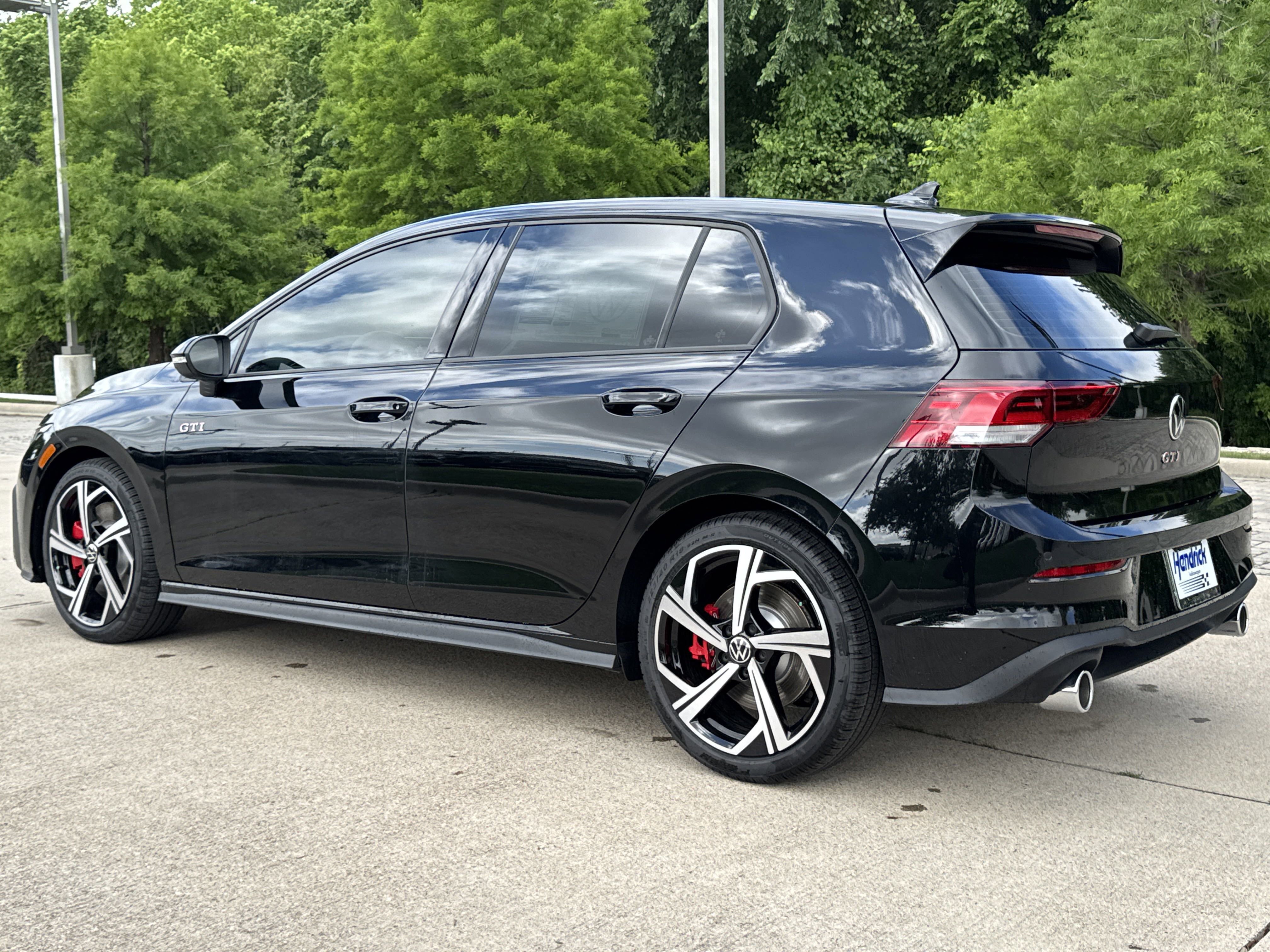 New 2026 Volkswagen Golf SE FWD image 3