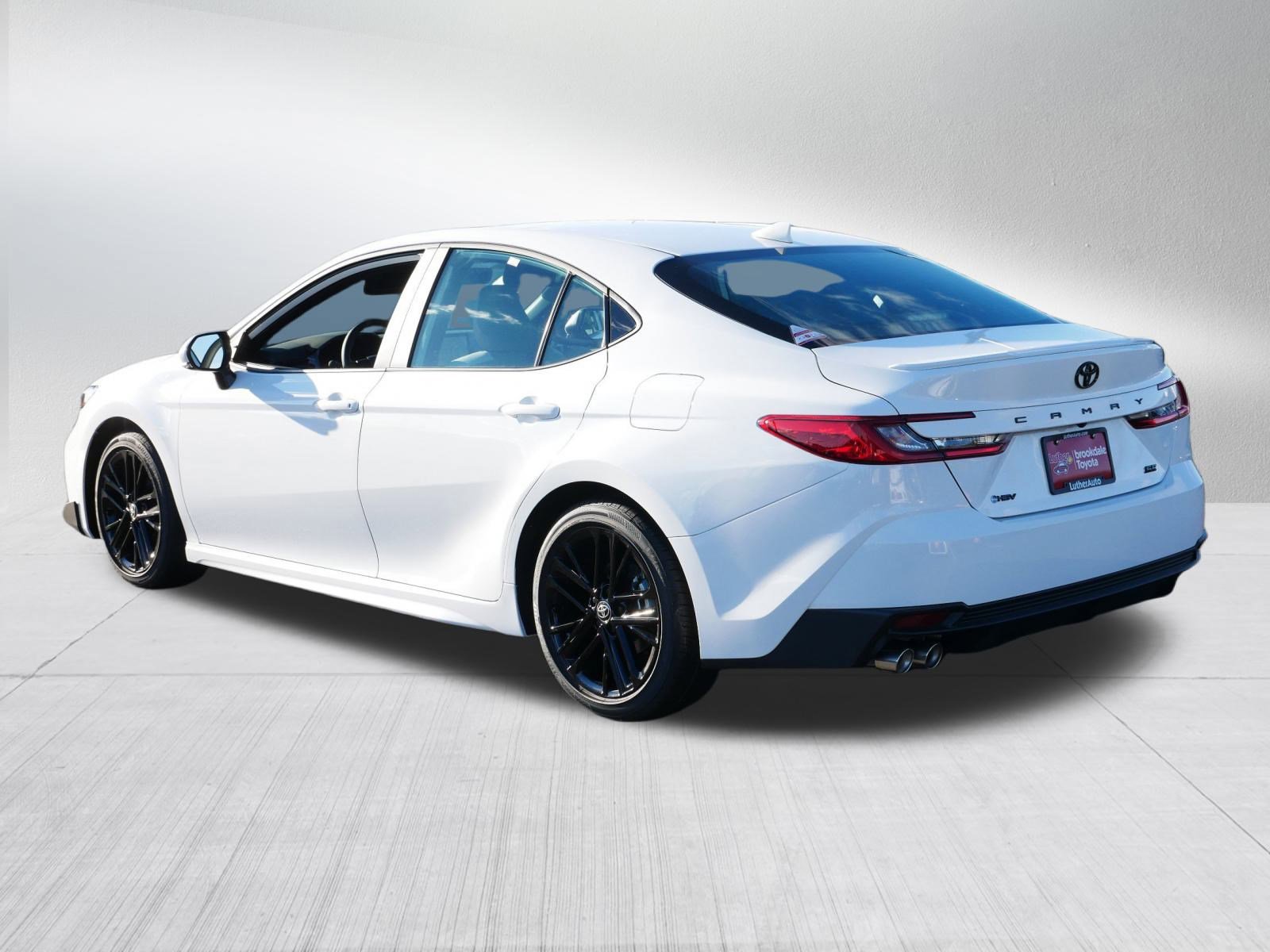 Certified 2025 Toyota Camry SE image 5