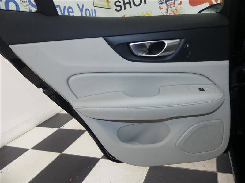 Used 2024 Volvo S60 B5 Plus image 28