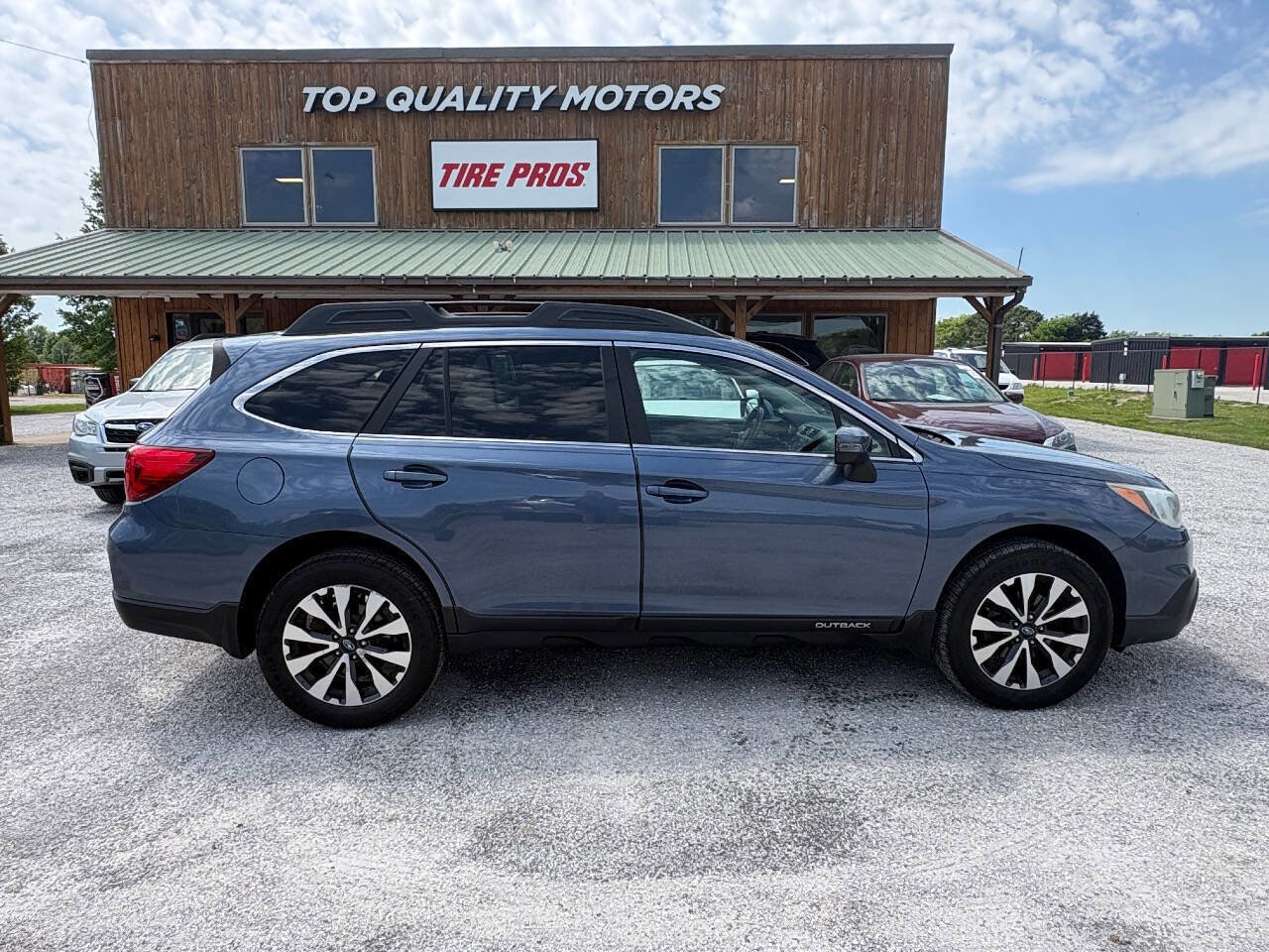 Used 2015 Subaru Outback 2.5i Limited AWD/4WD image 1