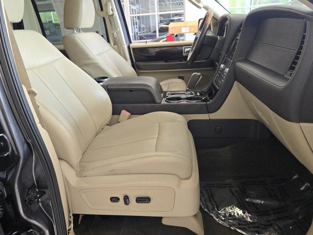 Used 2015 Lincoln Navigator L 4WD w/ Equipment Group 101A Reserve image 3