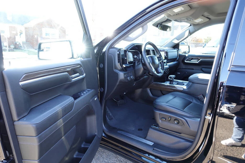 Used 2024 Chevrolet Silverado 1500 RST w/ True North Edition Plus AWD/4WD image 12