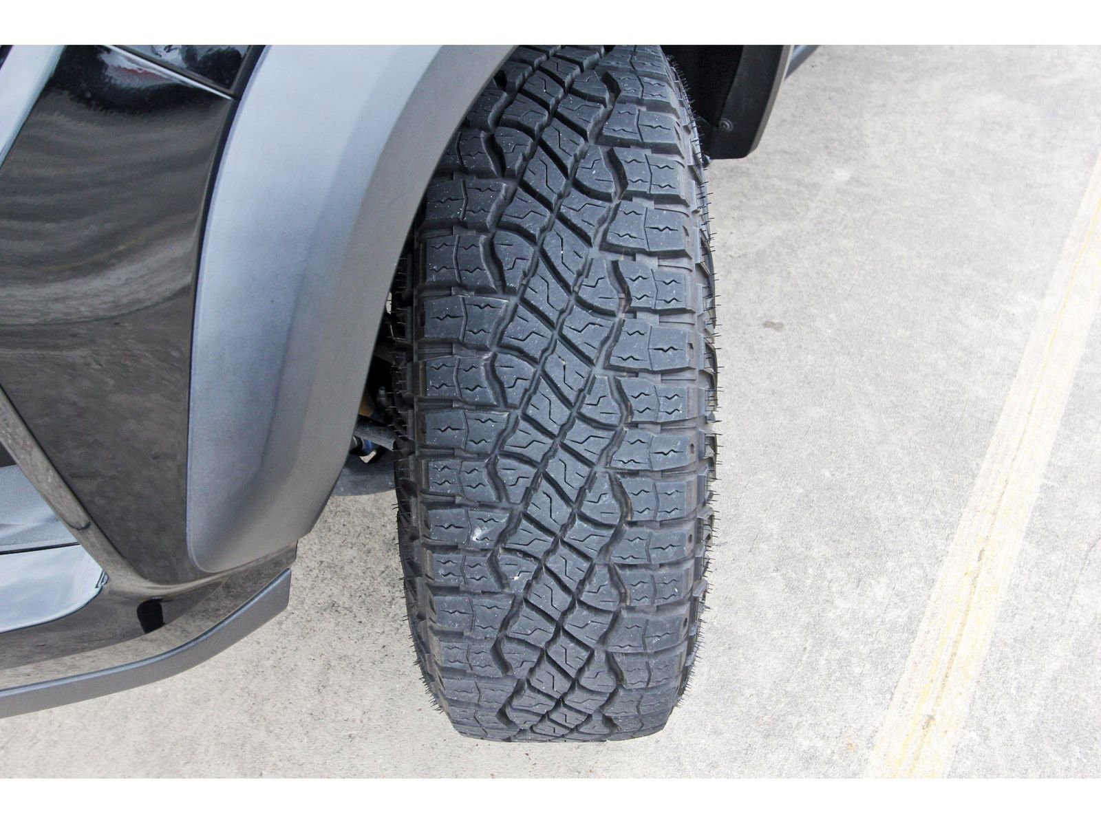 Used 2025 Chevrolet Colorado ZR2 w/ Technology Package AWD/4WD image 29