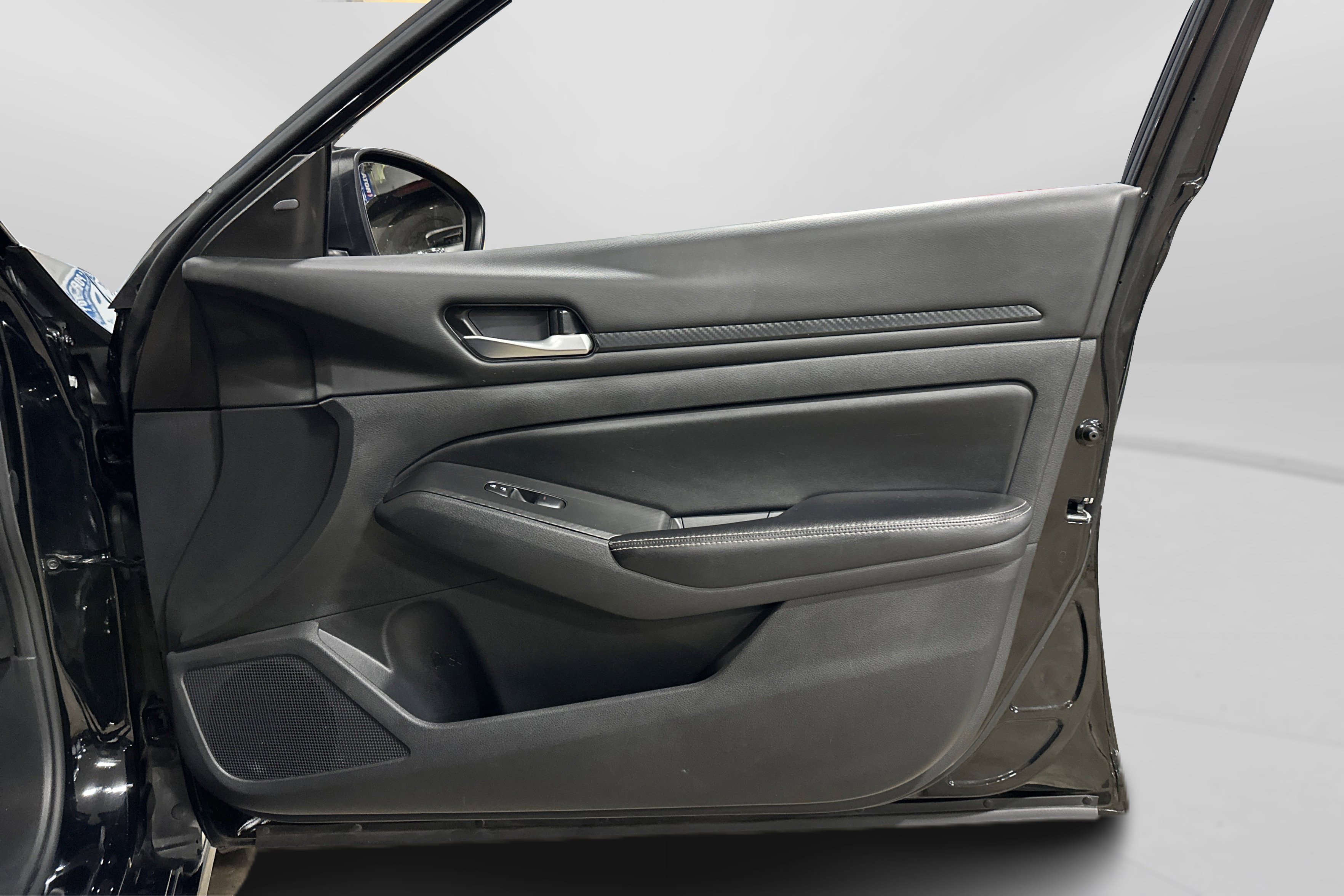 Used 2024 Nissan Altima 2.5 SV image 36