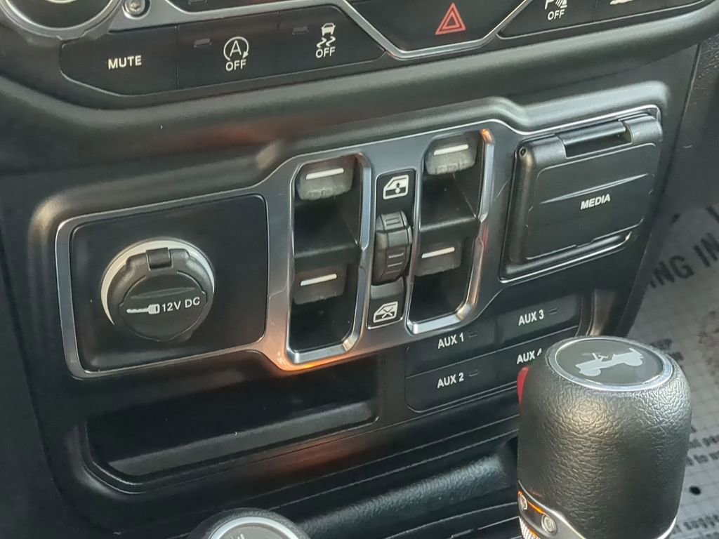 Used 2021 Jeep Wrangler Unlimited Sport image 27