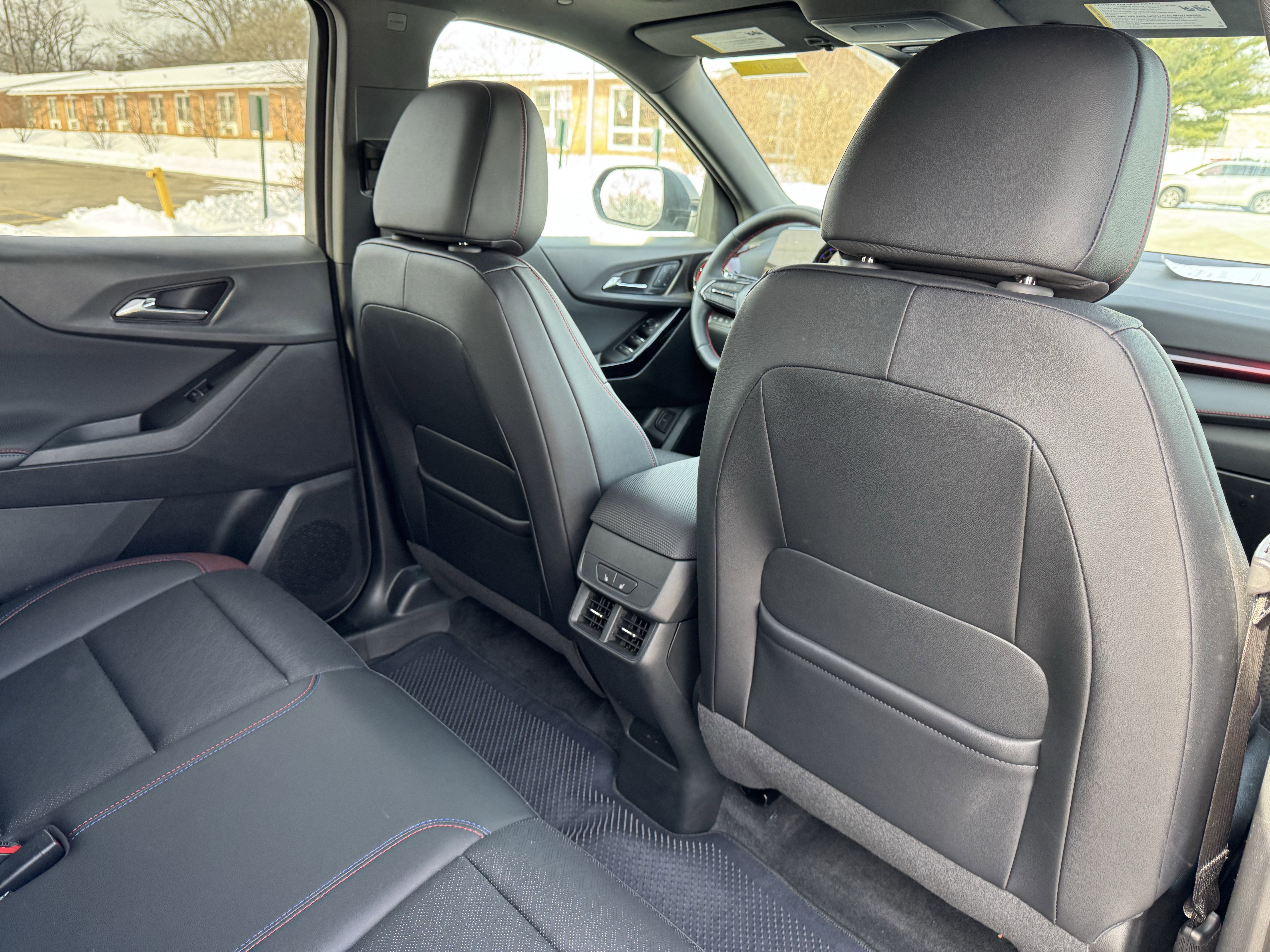 Used 2025 Chevrolet Equinox RS w/ Convenience Package III image 39