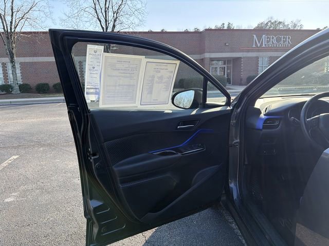 Used 2022 Toyota C-HR XLE FWD image 23