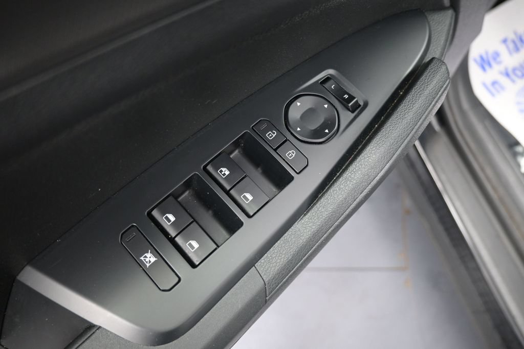 Used 2026 Kia Sportage LX FWD image 27