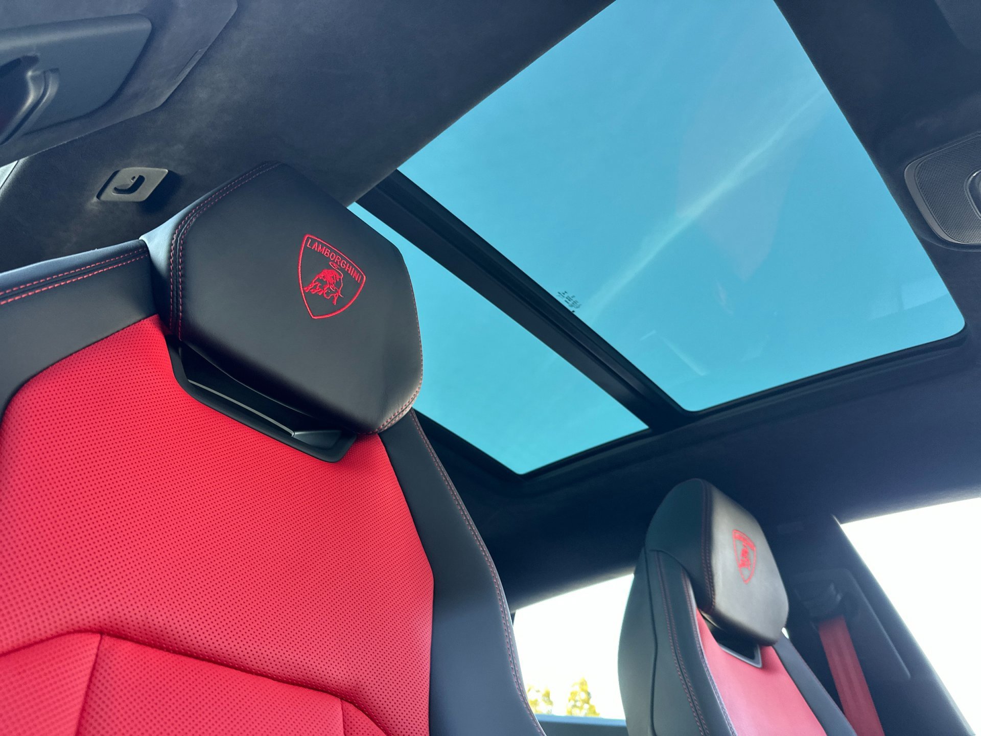 Used 2022 Lamborghini Urus image 21