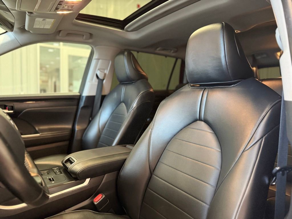 Used 2022 Toyota Highlander XLE image 33