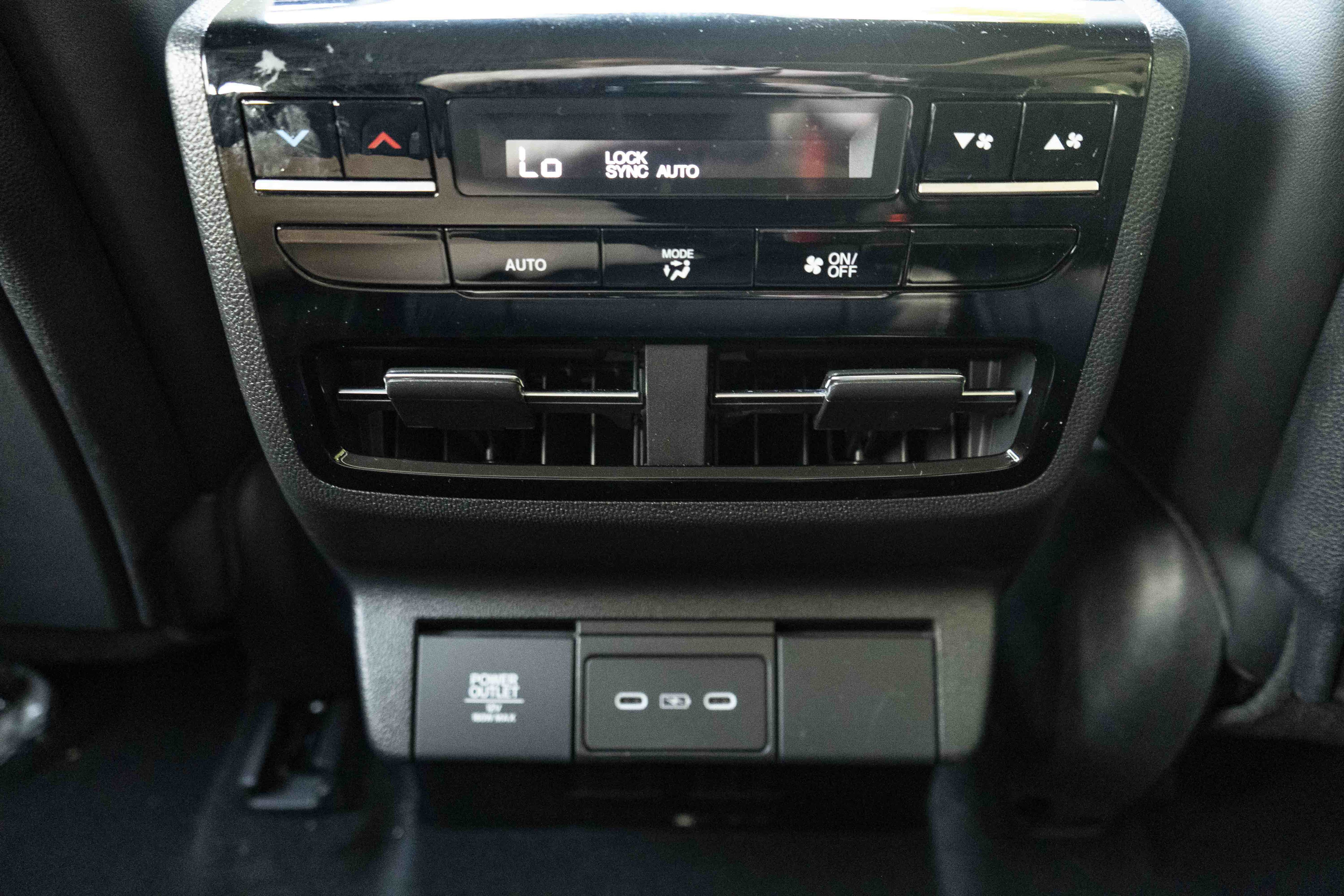 Used 2026 Acura MDX w/ Technology Package FWD image 39