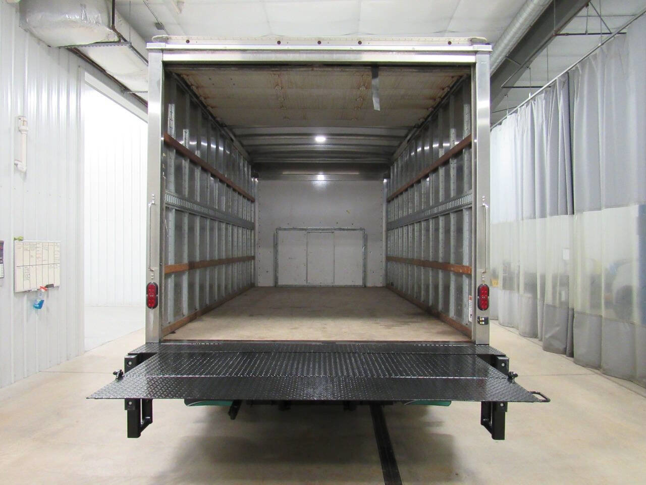 Used 2024 Ford E-350 and Econoline 350 Super Duty w/ Power Windows & Locks Group image 19