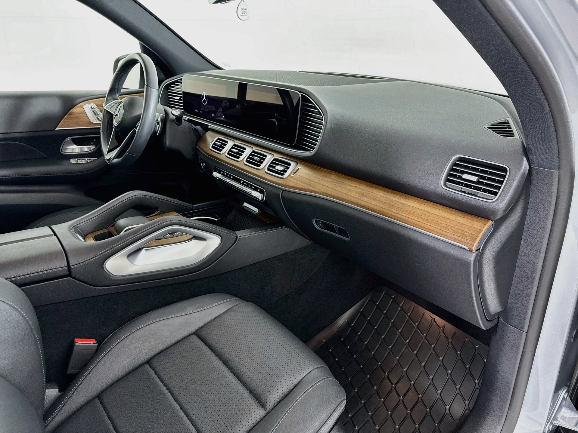 Certified 2025 Mercedes-Benz GLE 350 4MATIC image 32