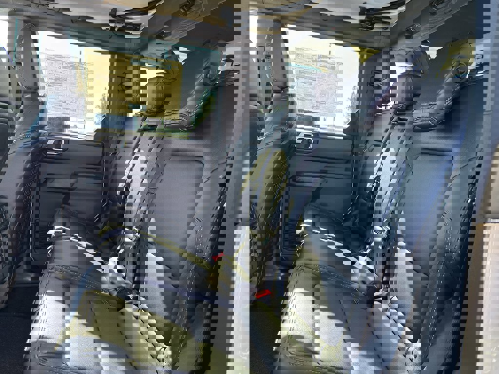 New 2025 Ford Bronco Badlands image 28