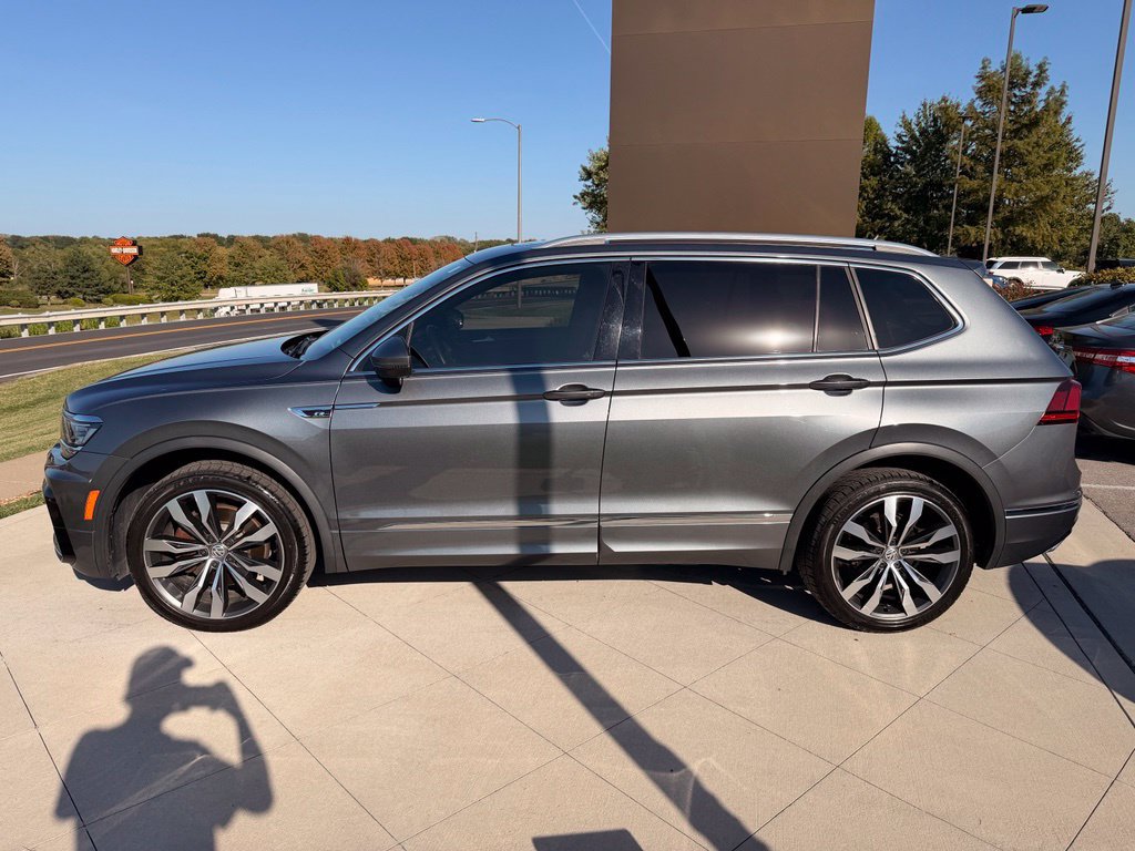 Used 2020 Volkswagen Tiguan SEL Premium R-Line w/ 3rd Row Seat Package AWD/4WD image 6