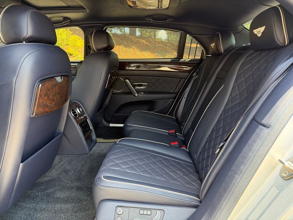 Certified 2018 Bentley Flying Spur V8 AWD/4WD image 33