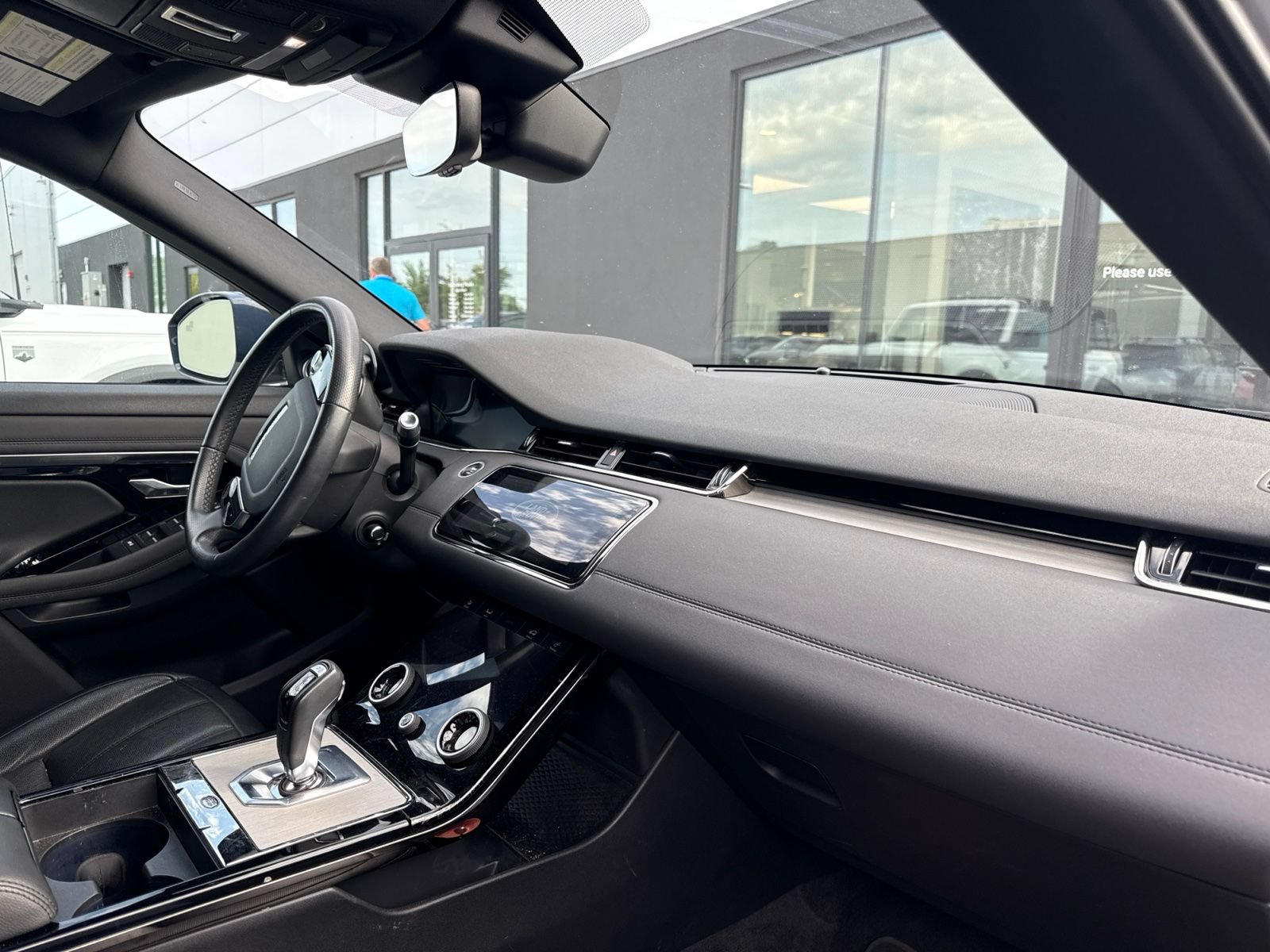 Used 2020 Land Rover Range Rover Evoque R-Dynamic SE AWD/4WD image 9
