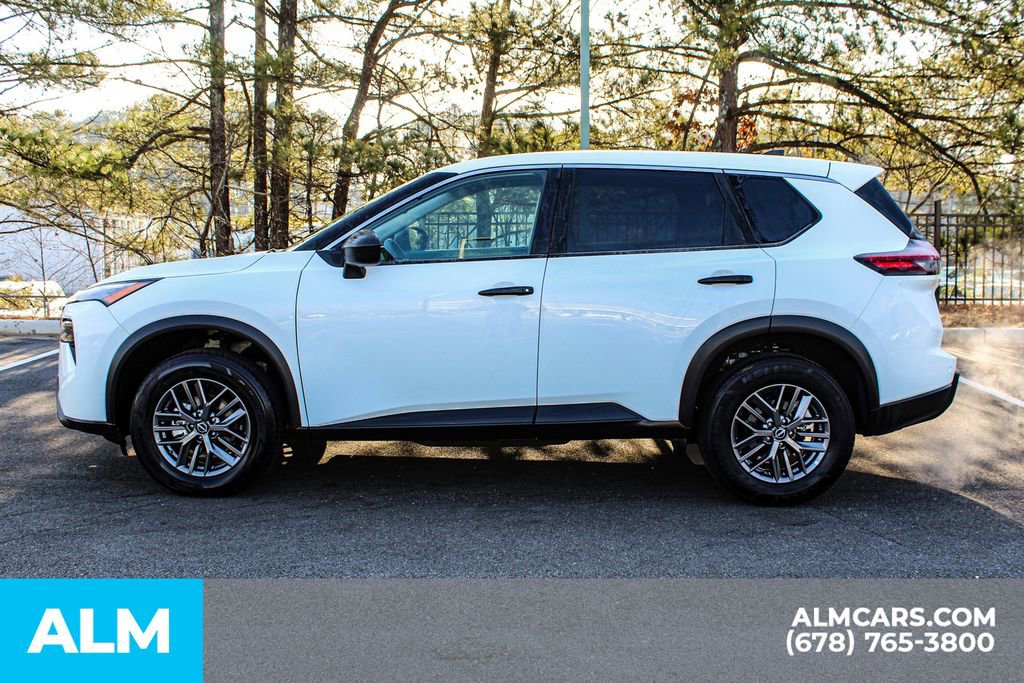 Used 2024 Nissan Rogue S image 7