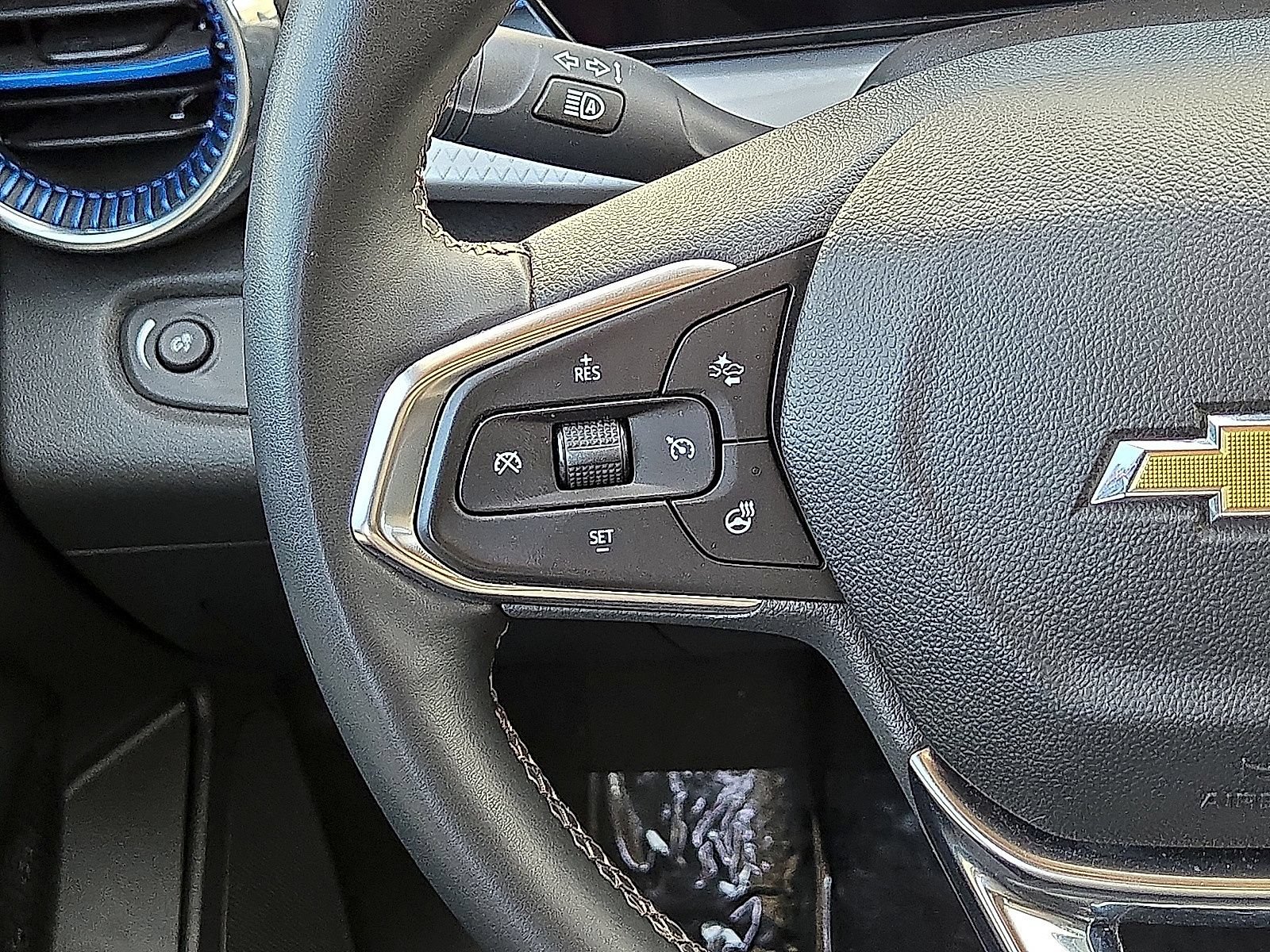 Used 2025 Chevrolet Trax LT w/ LT Convenience Package FWD image 19