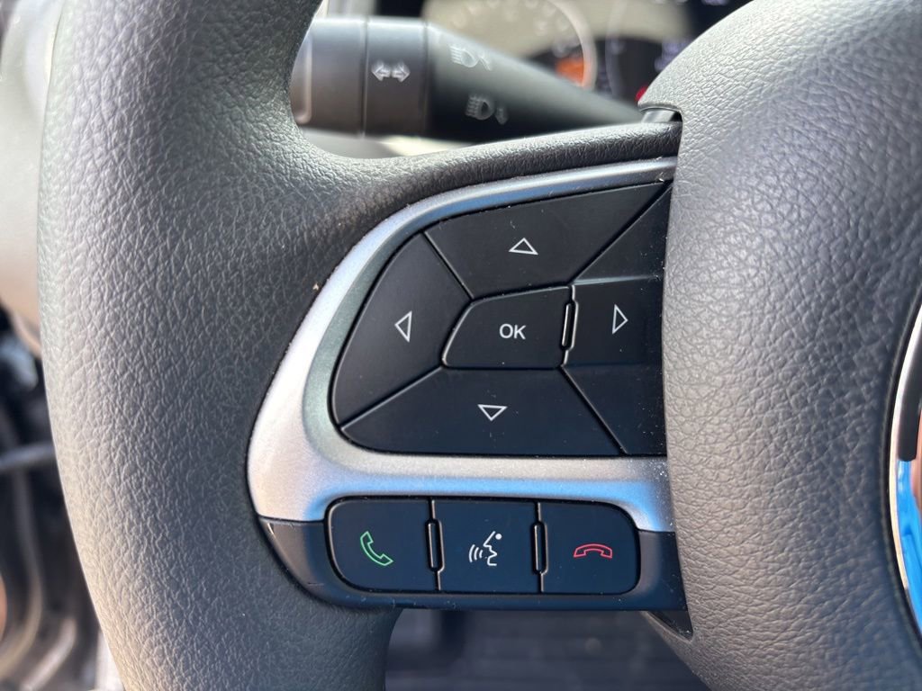 Used 2023 Jeep Renegade Latitude AWD/4WD image 14