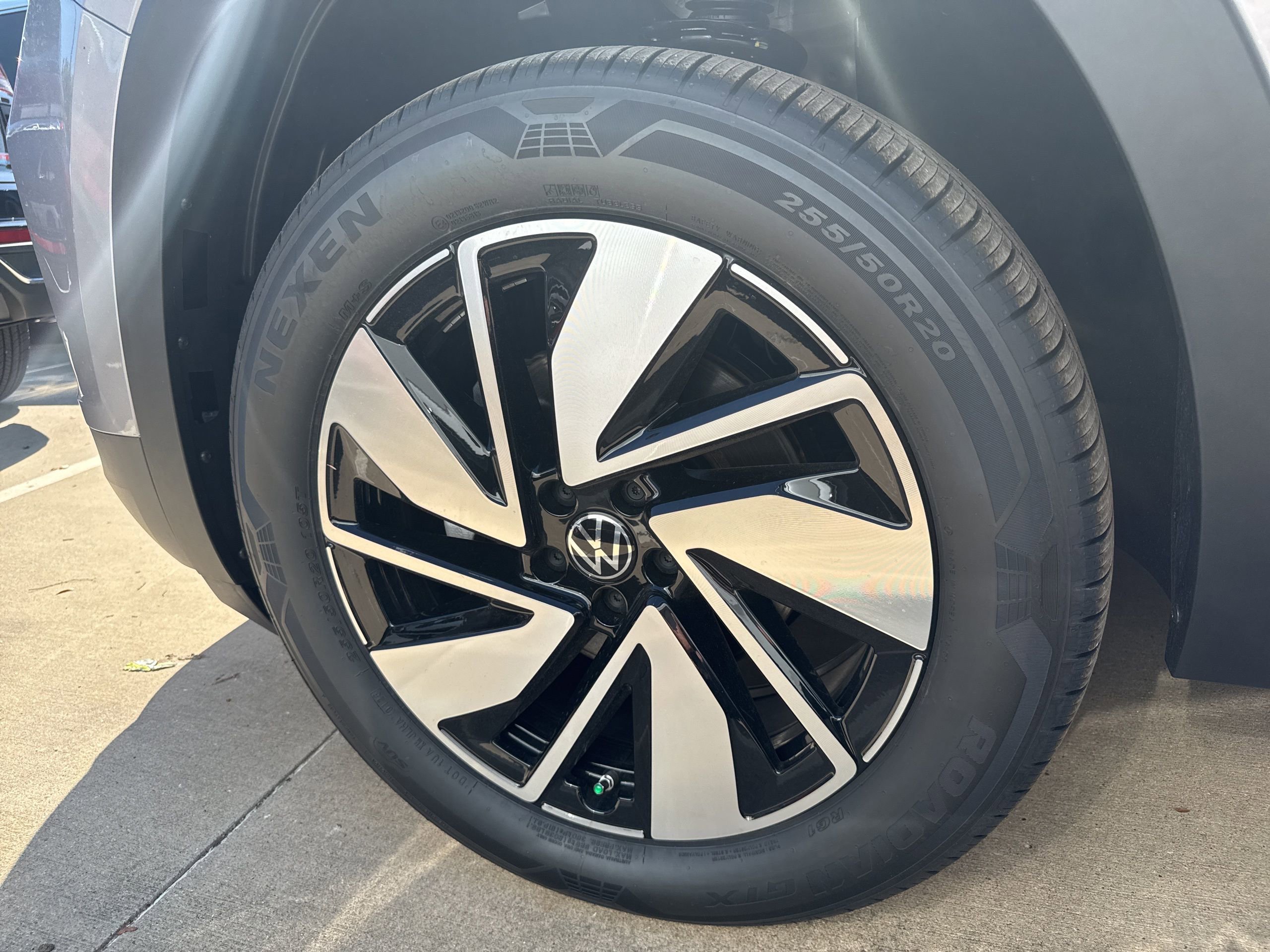 New 2026 Volkswagen Atlas SEL AWD/4WD image 25
