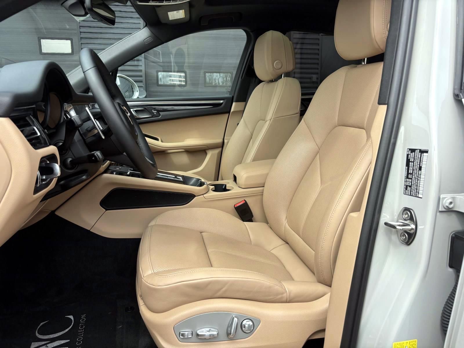 Used 2025 Porsche Macan image 16