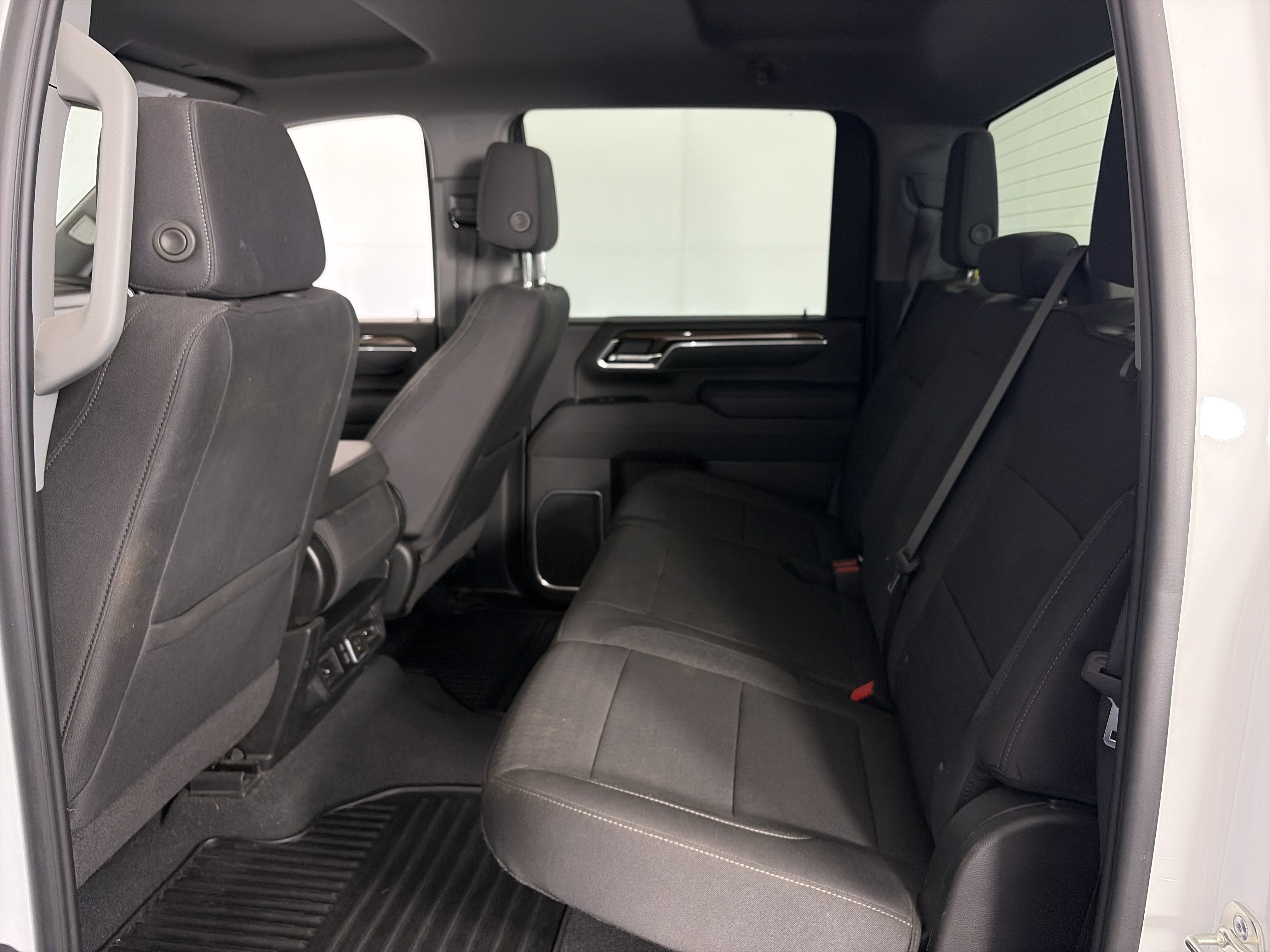 Used 2025 Chevrolet Silverado 2500 LT w/ Convenience Package AWD/4WD image 7