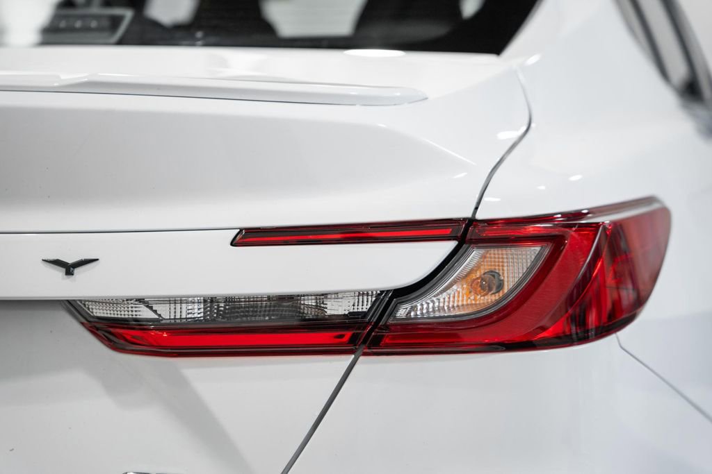 Used 2025 Toyota Camry SE image 6